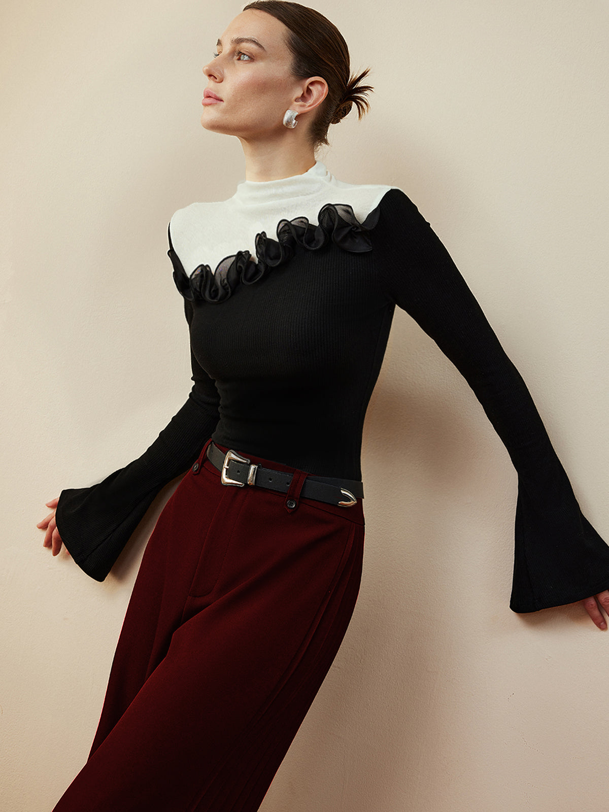 T-shirt à col montant et volants Romance