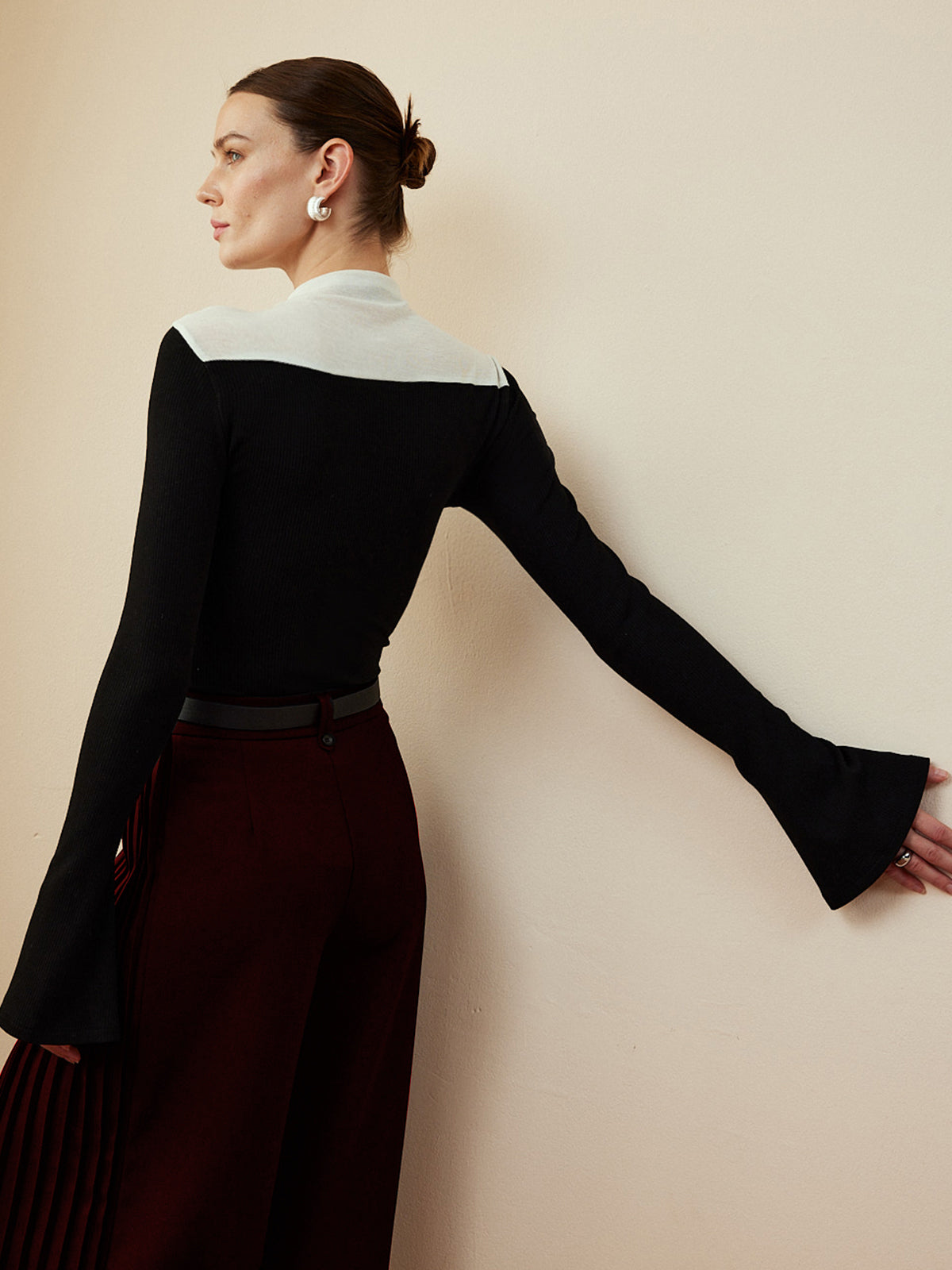 T-shirt à col montant et volants Romance