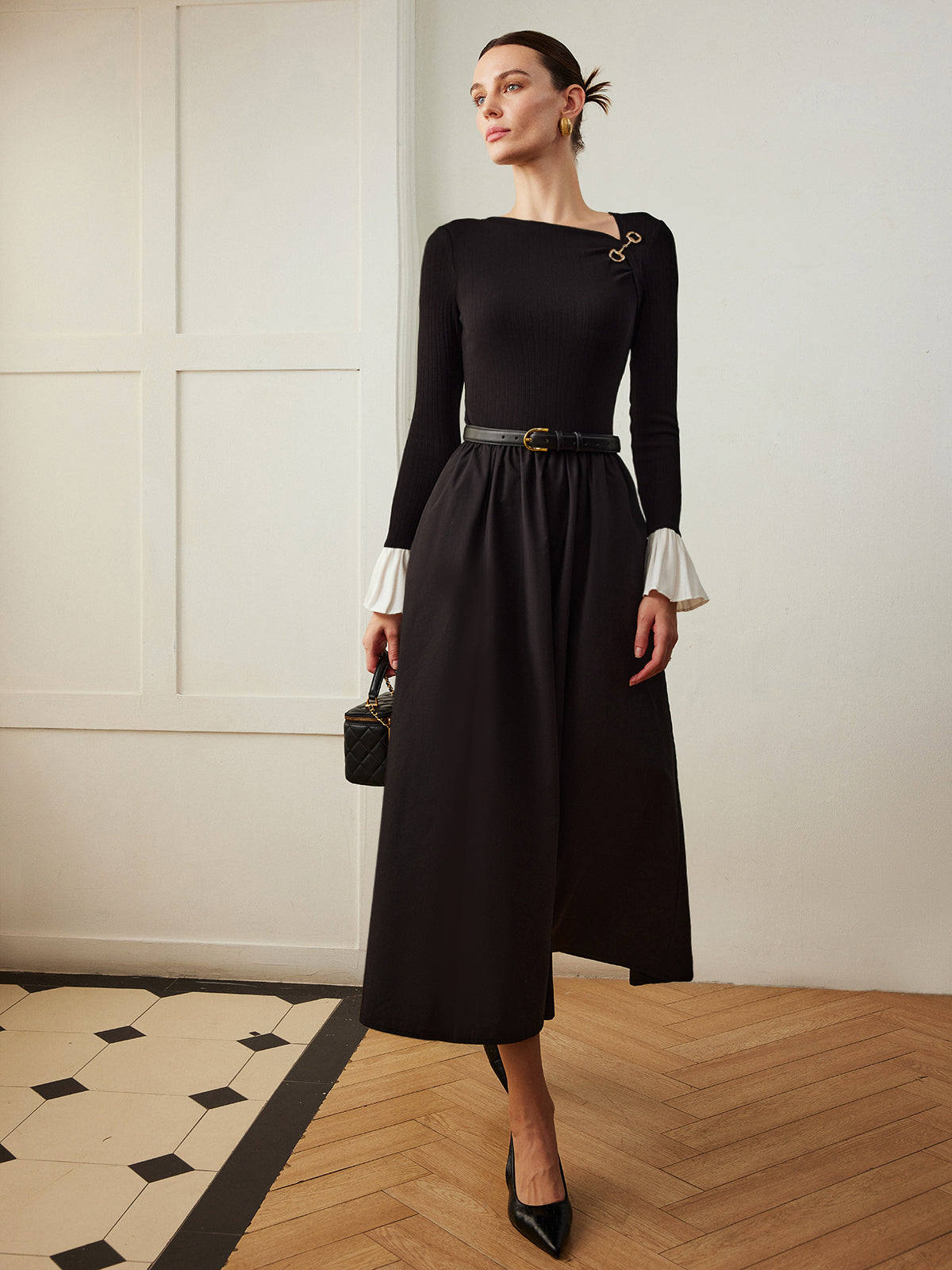 Robe sans ceinture à poches et poignets volantés