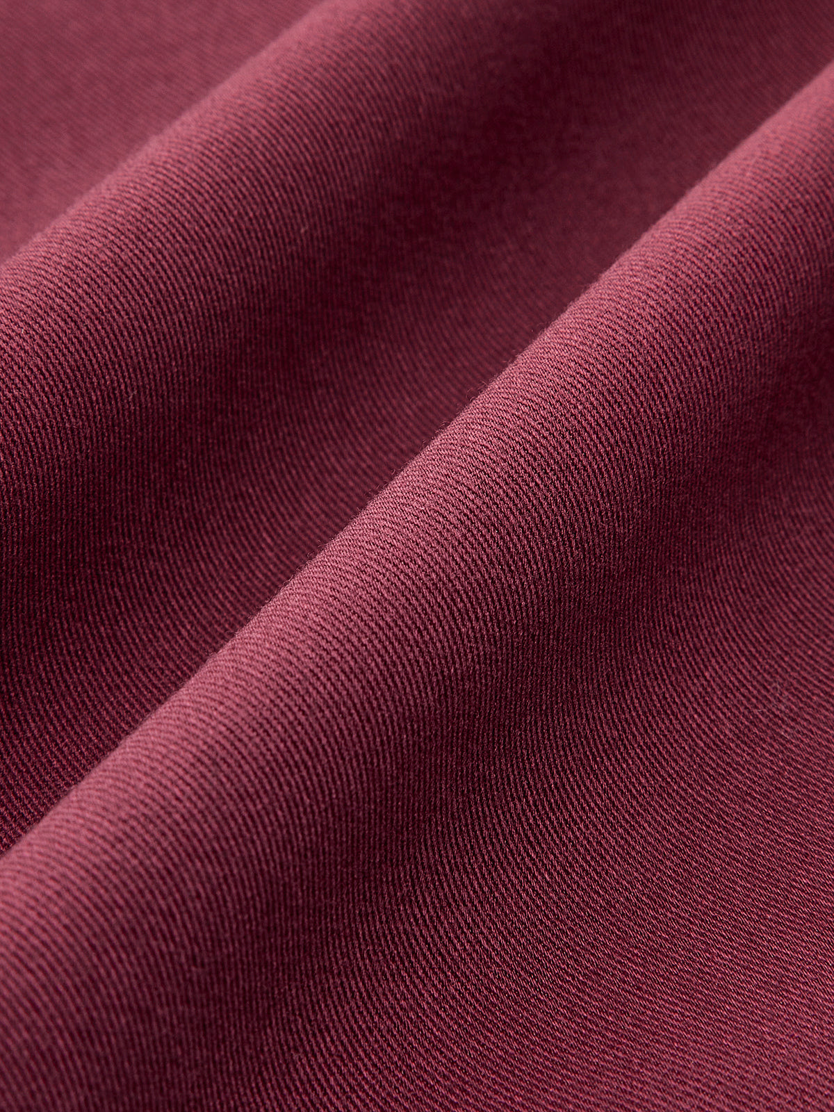 Minirock mit asymmetrischem Schlitz