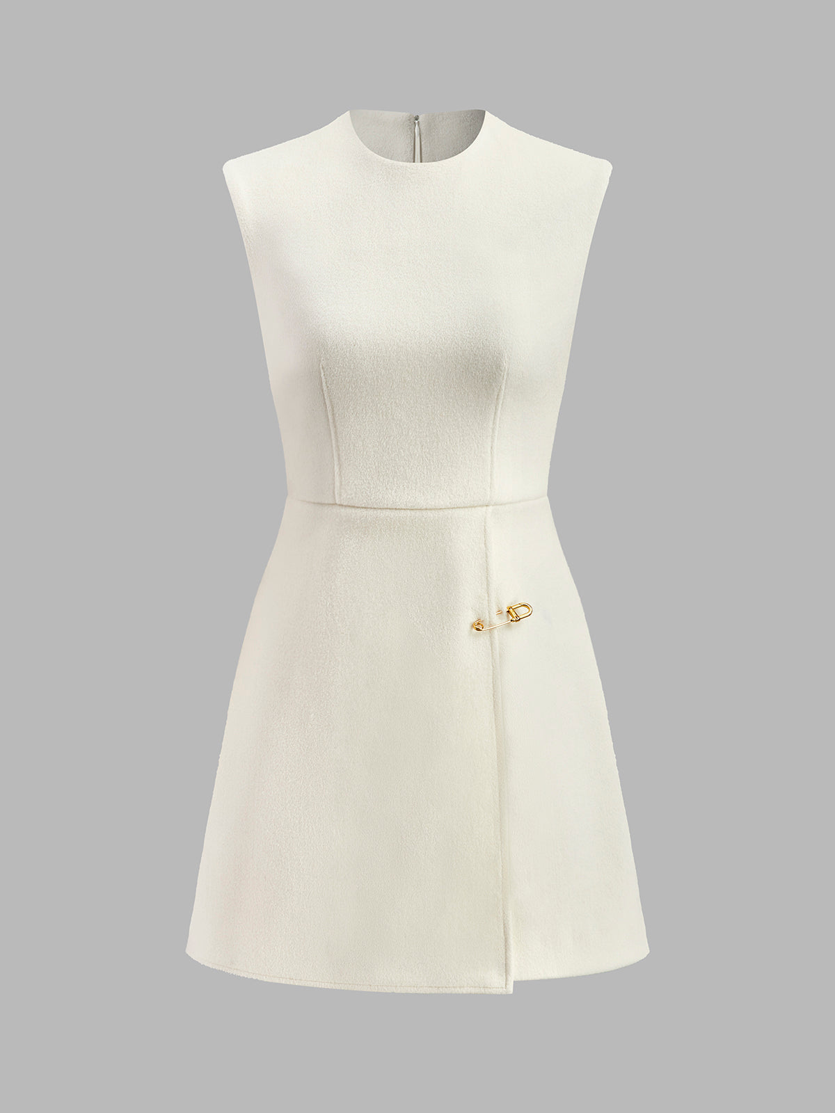 Robe chaude sans manches à détails d'épingles