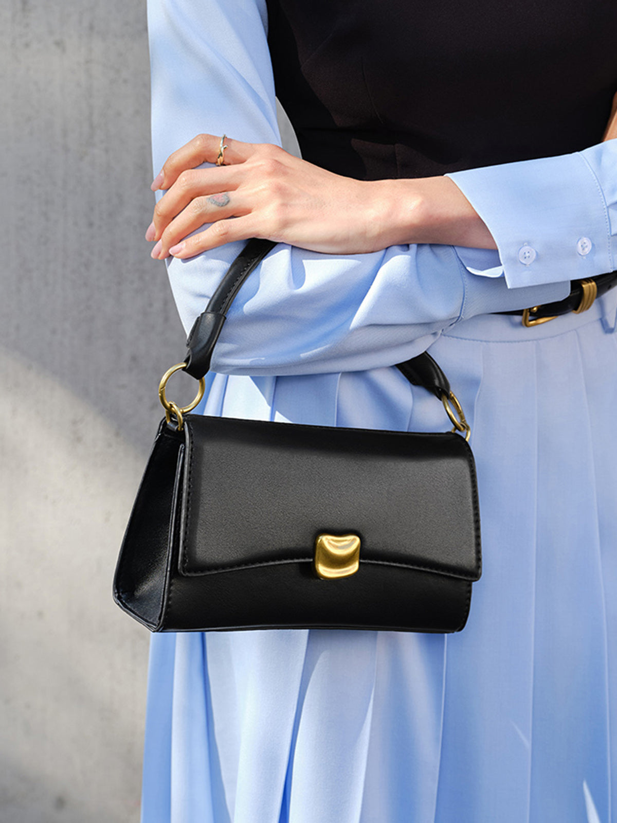 Baguette-Klappe Achseltasche