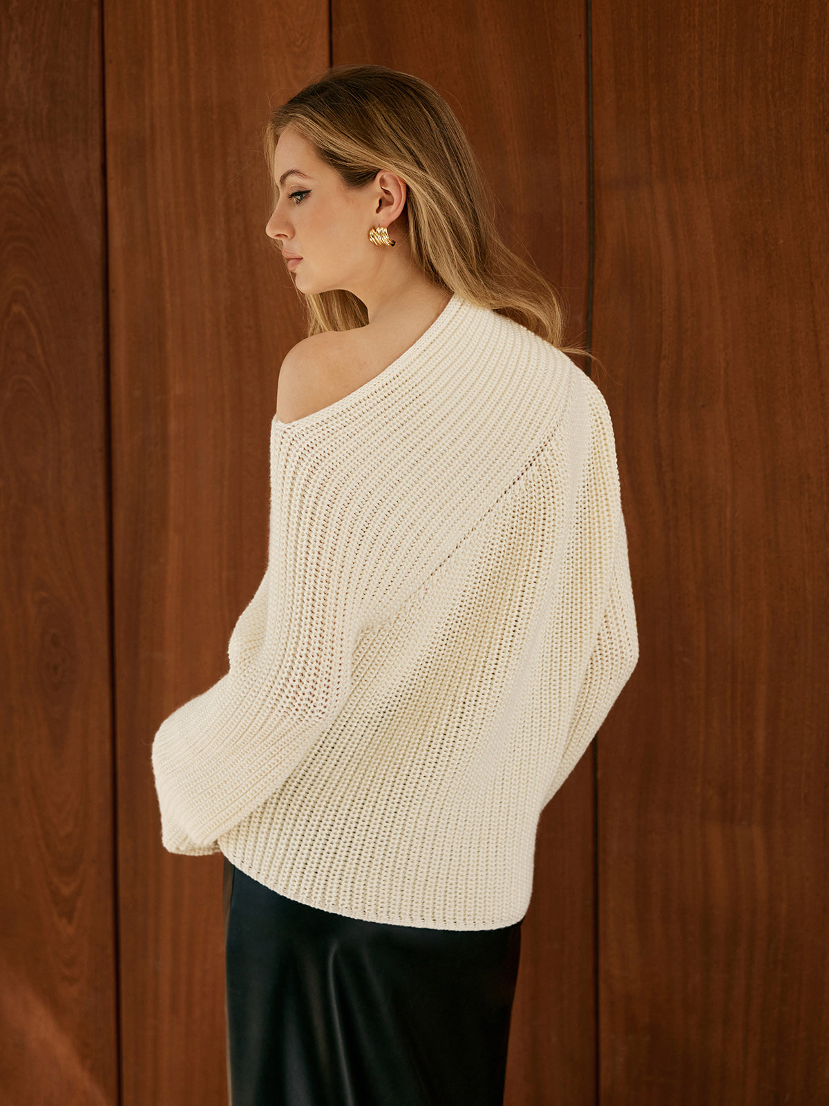 Pullover mit asymmetrischem Kragen