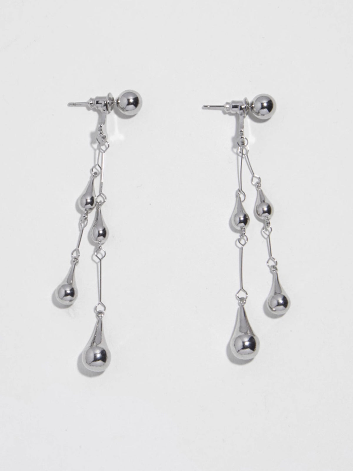 Ohrstecker mit Wassertropfen-Quaste