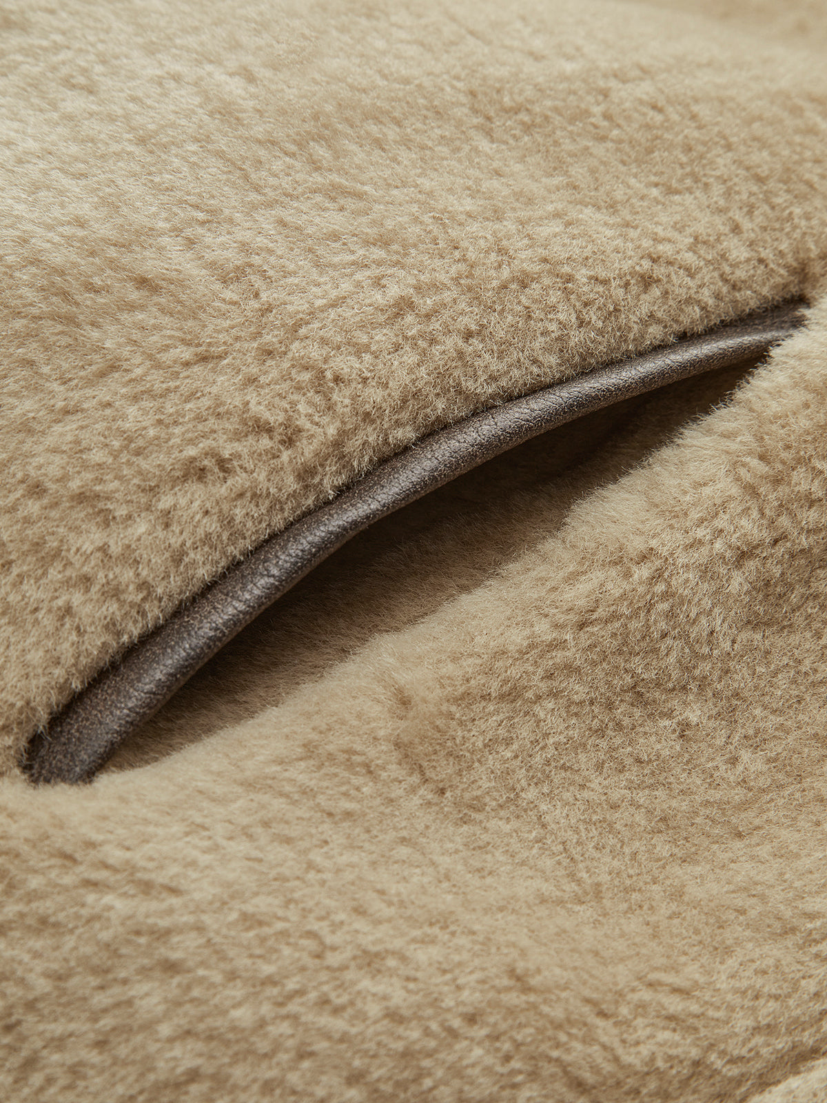 Manteau Minky à passepoil contrastant