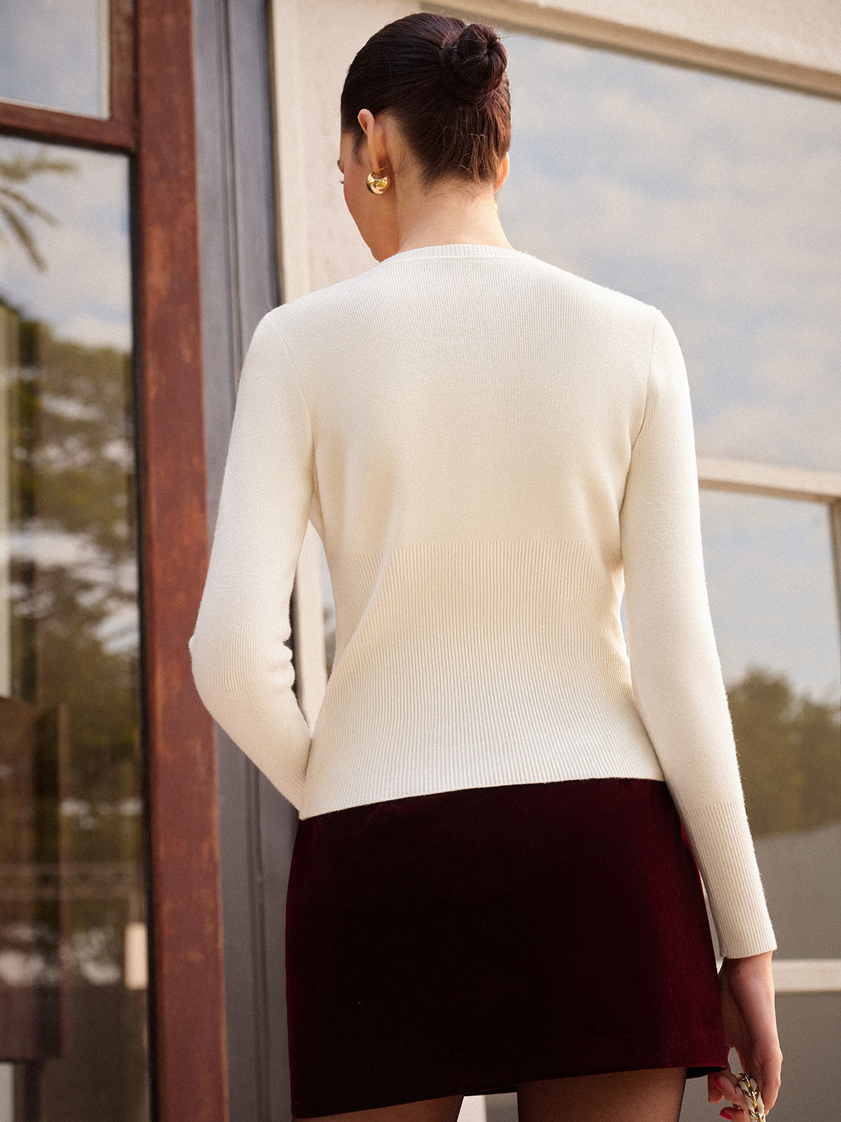 Cardigan mit Wellensaum und Metallknöpfen
