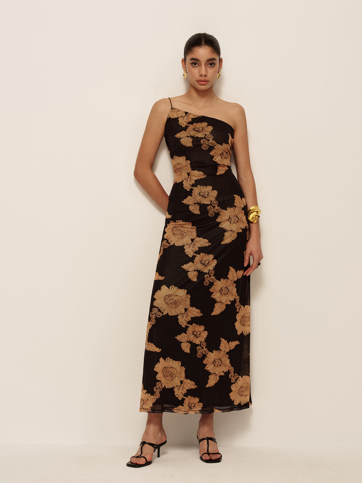 Robe asymétrique à épaules dénudées imprimée