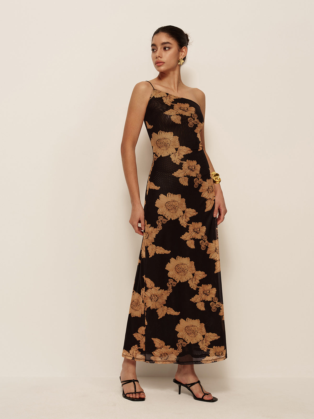 Robe asymétrique à épaules dénudées imprimée
