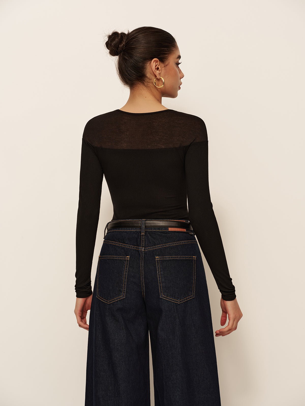 T-shirt ajusté en jersey à épaules transparentes