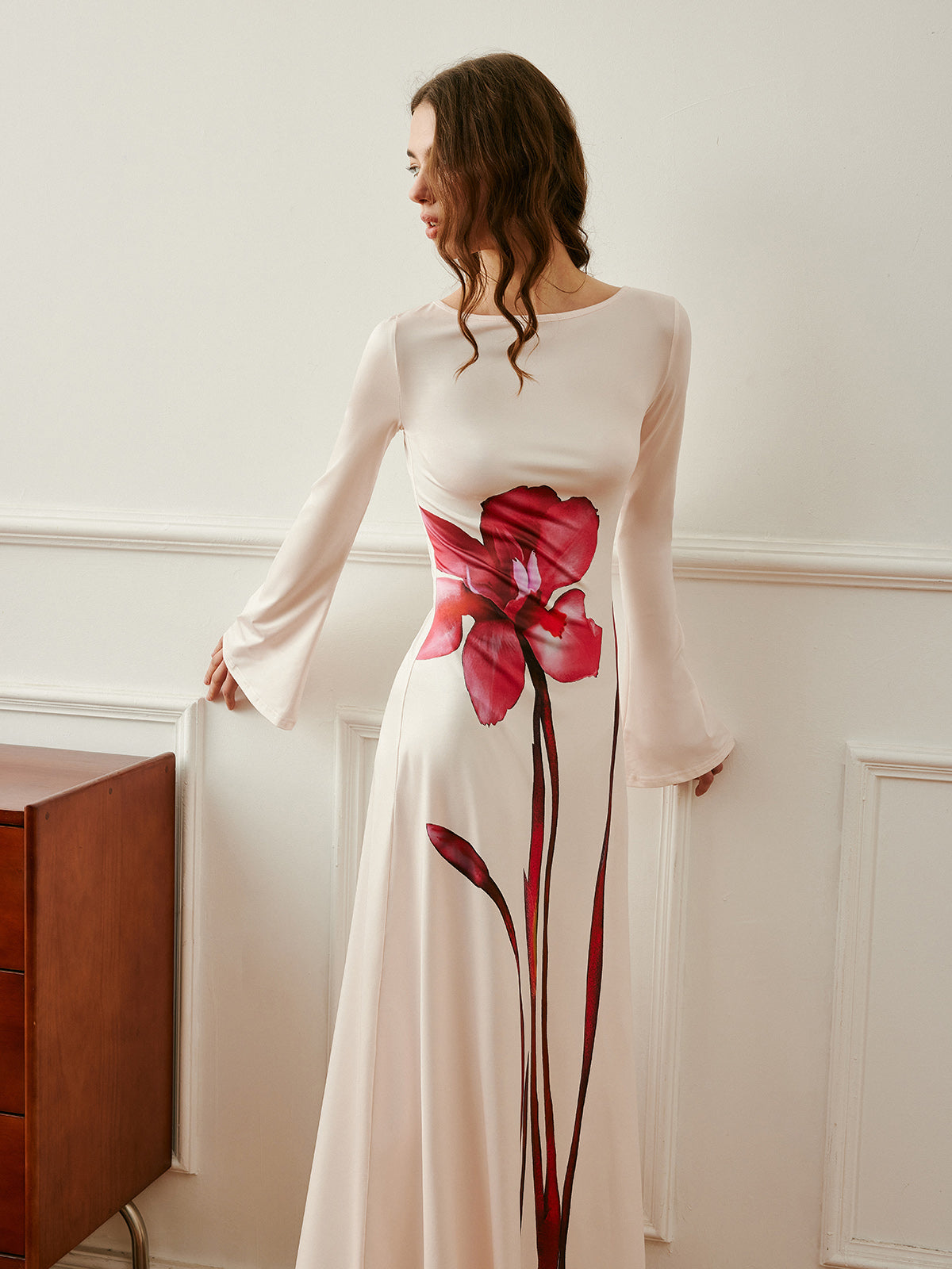 Kleid mit Blumenmuster und Rückenschnürung