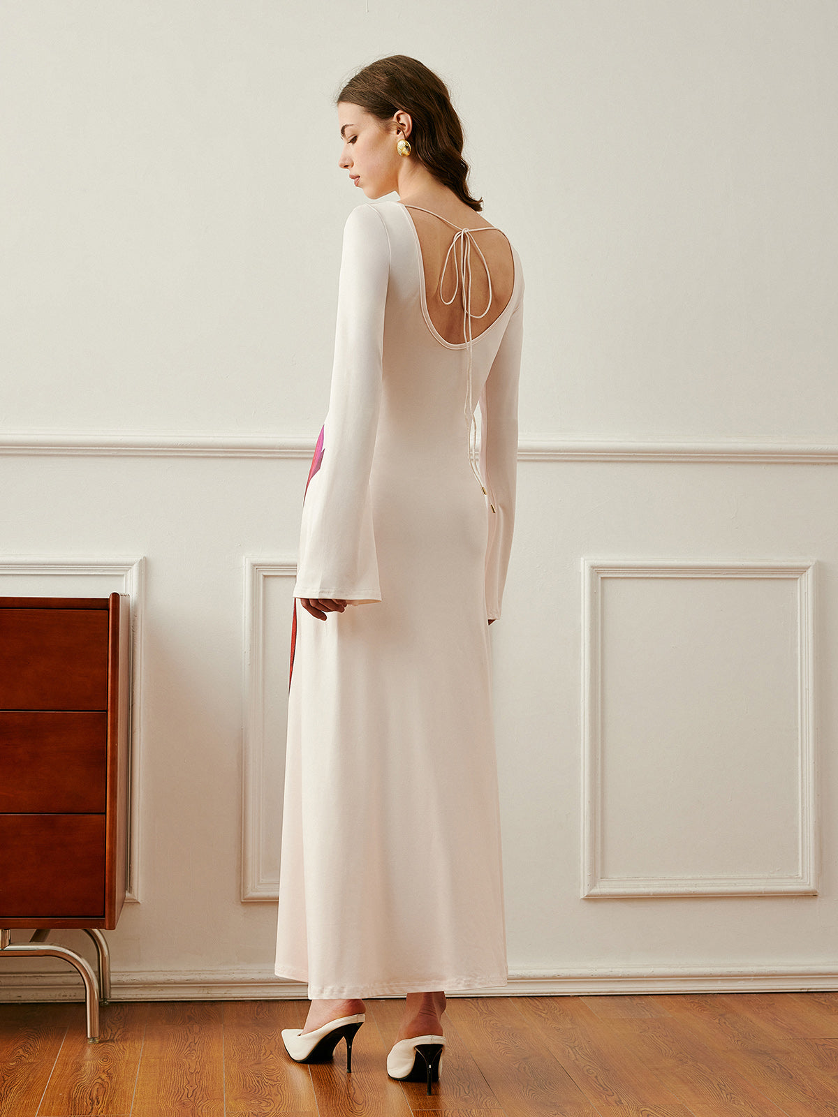 Kleid mit Blumenmuster und Rückenschnürung