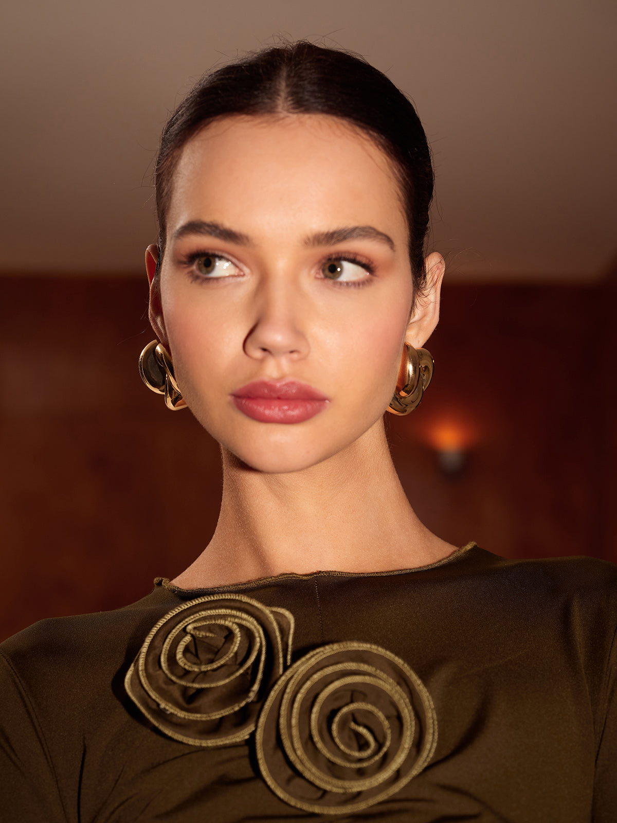 Geknoteter Gold-Ohrmanschette