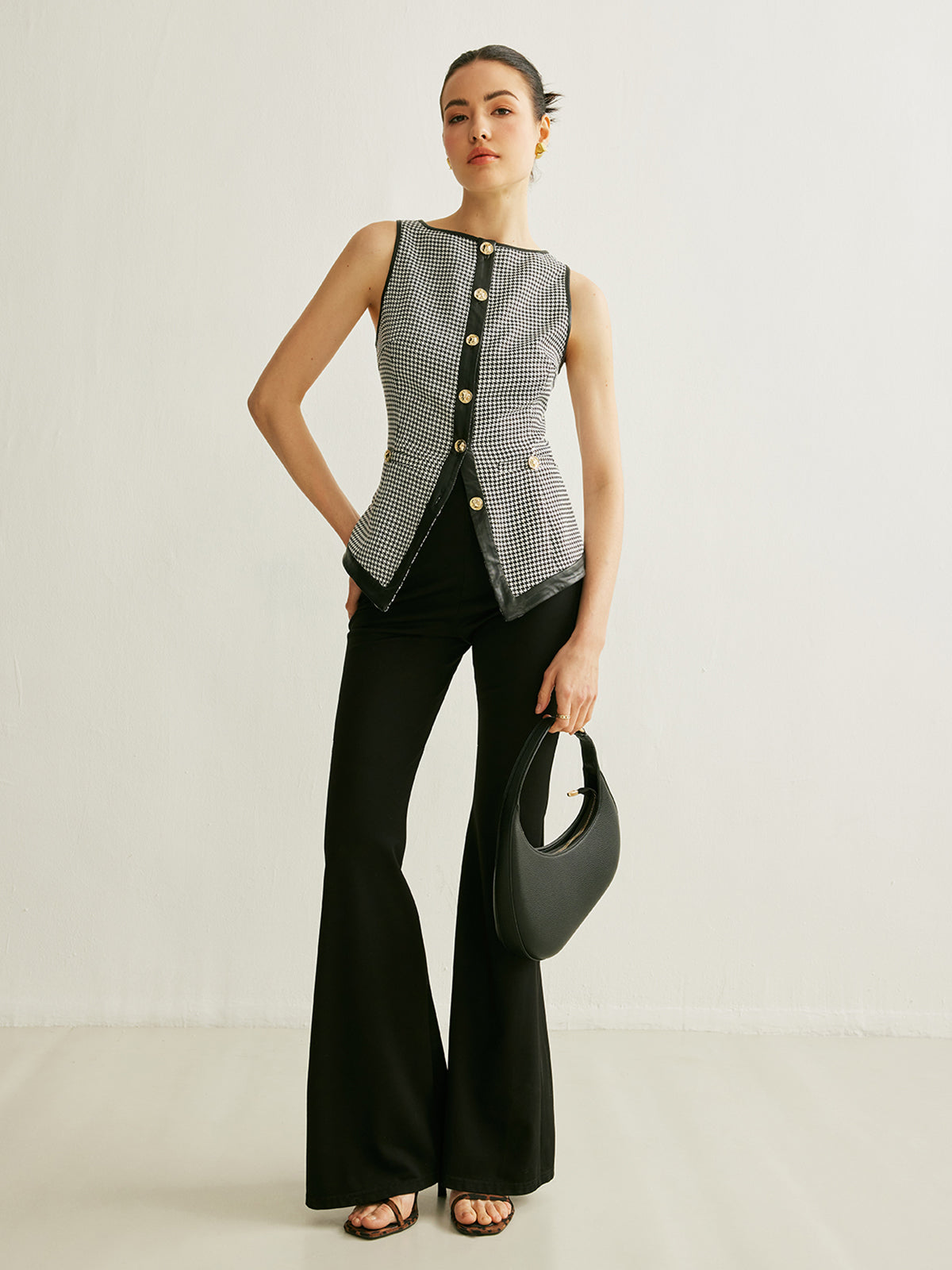 Hahnentritt-Weste mit Kontrastleiste und Knöpfen