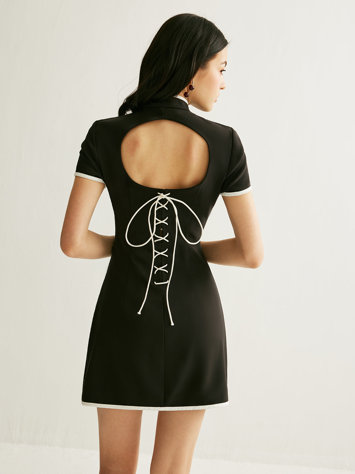 Color Block Cut-Out Tunnelzugkleid