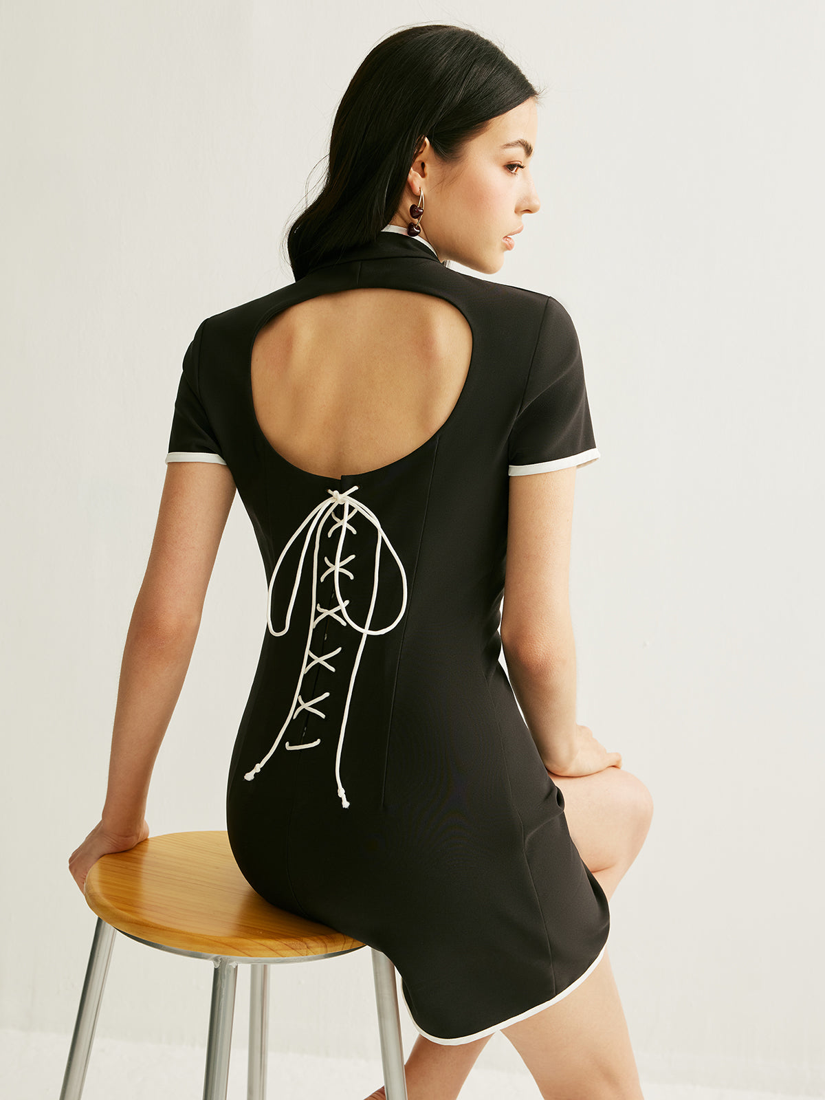 Color Block Cut-Out Tunnelzugkleid