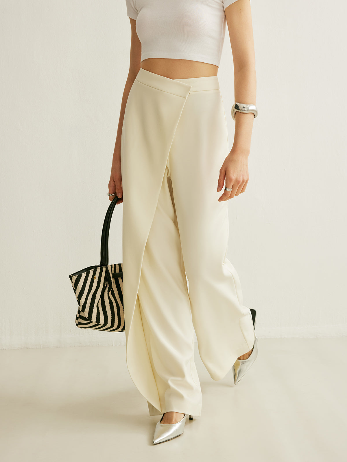 Asymmetrische Wickelhose mit hohem Bund