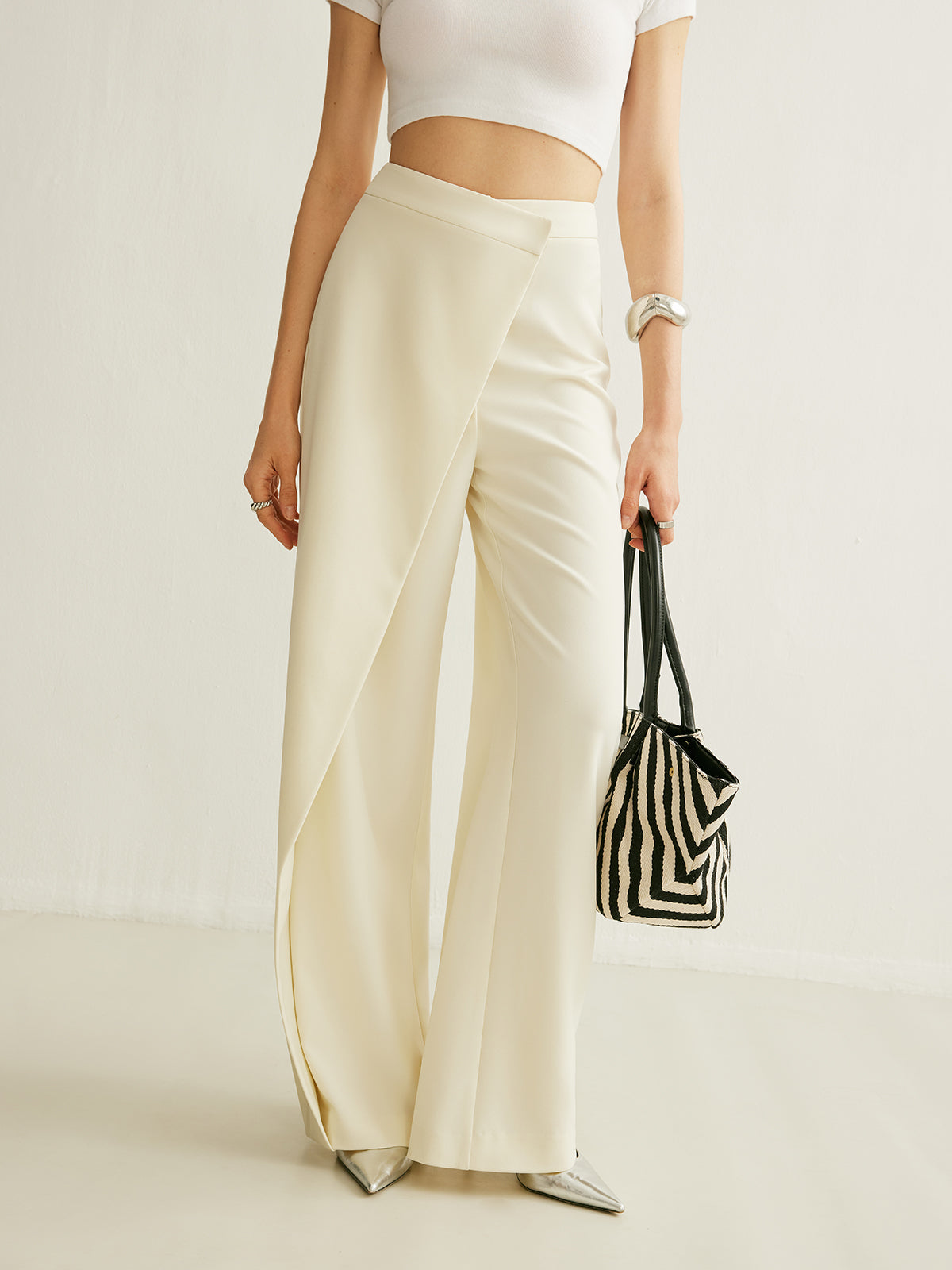 Asymmetrische Wickelhose mit hohem Bund