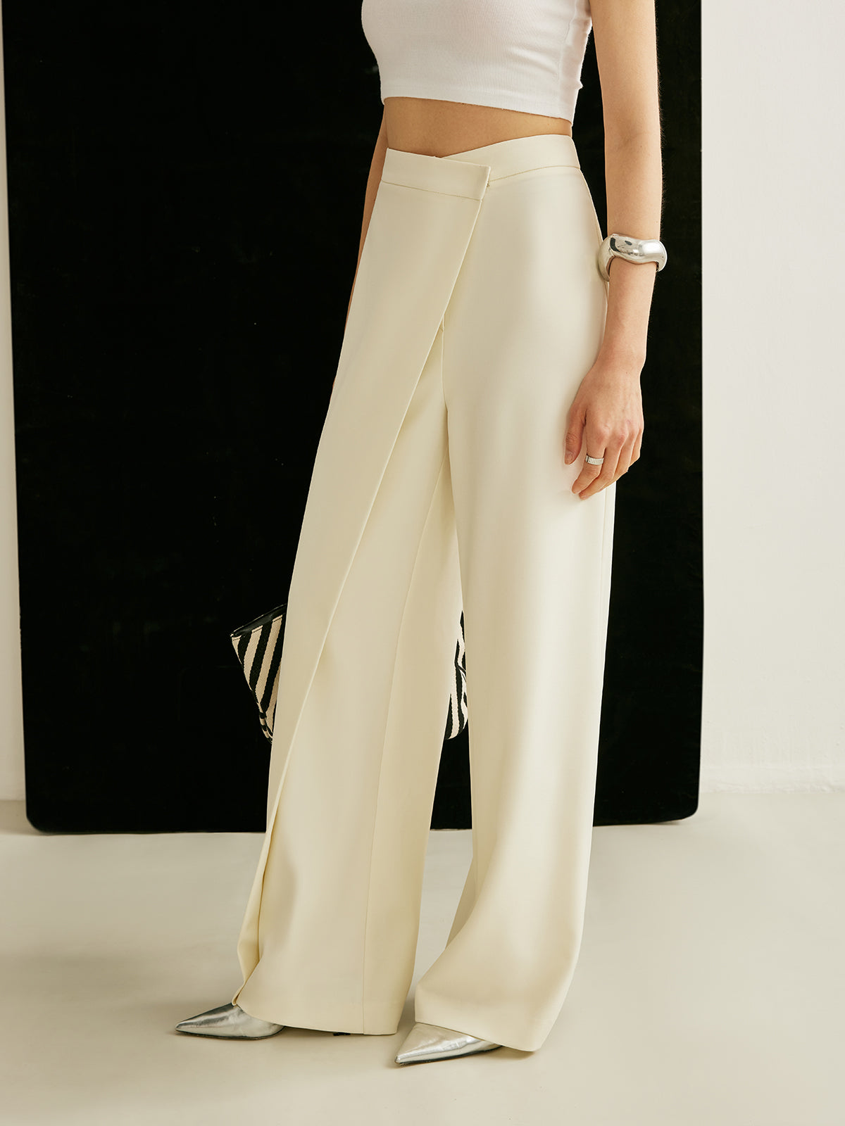 Asymmetrische Wickelhose mit hohem Bund