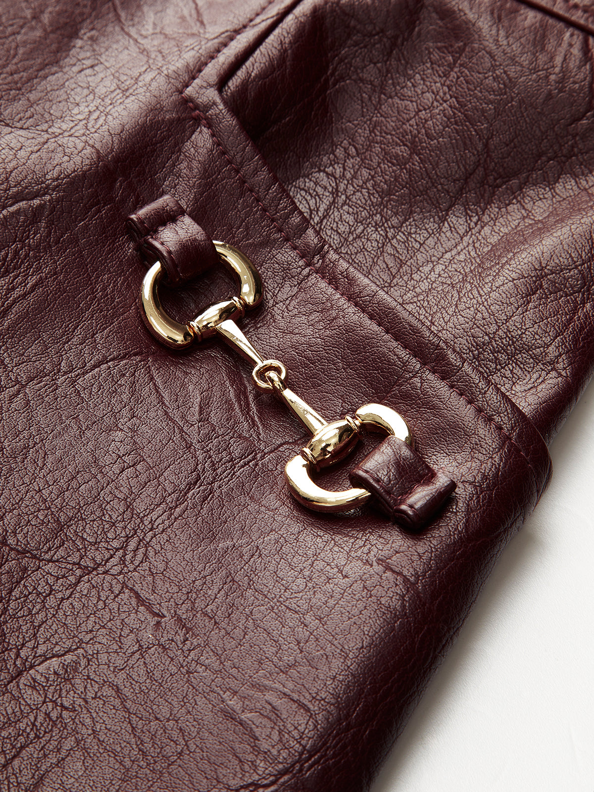 Minirock mit Taschen aus Kunstleder und Metalldetails