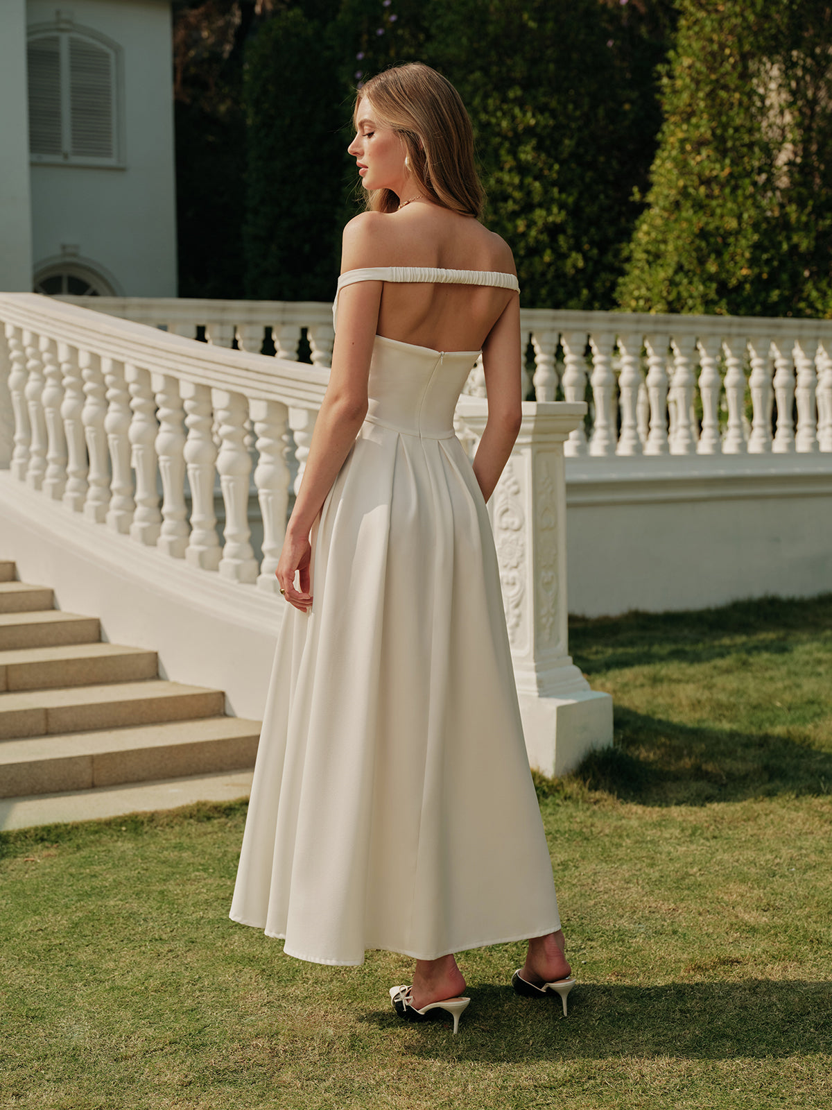 Robe plissée bustier avec décolleté en cœur