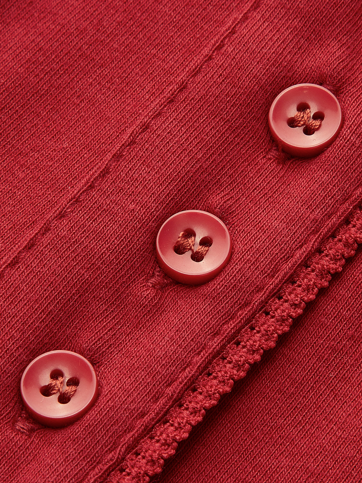 Geknöpftes Plisseekleid mit Blumenmuster