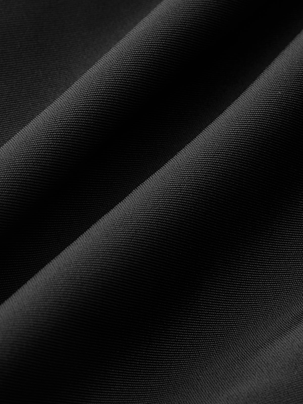 Badeanzug mit V-Ausschnitt und gekreuzten Trägern