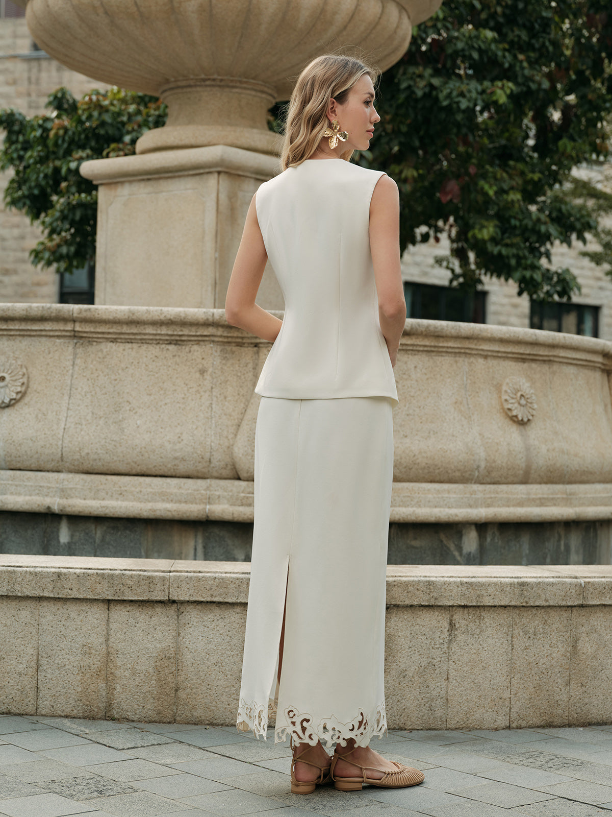 Bestickte Weste mit Knopfdetails