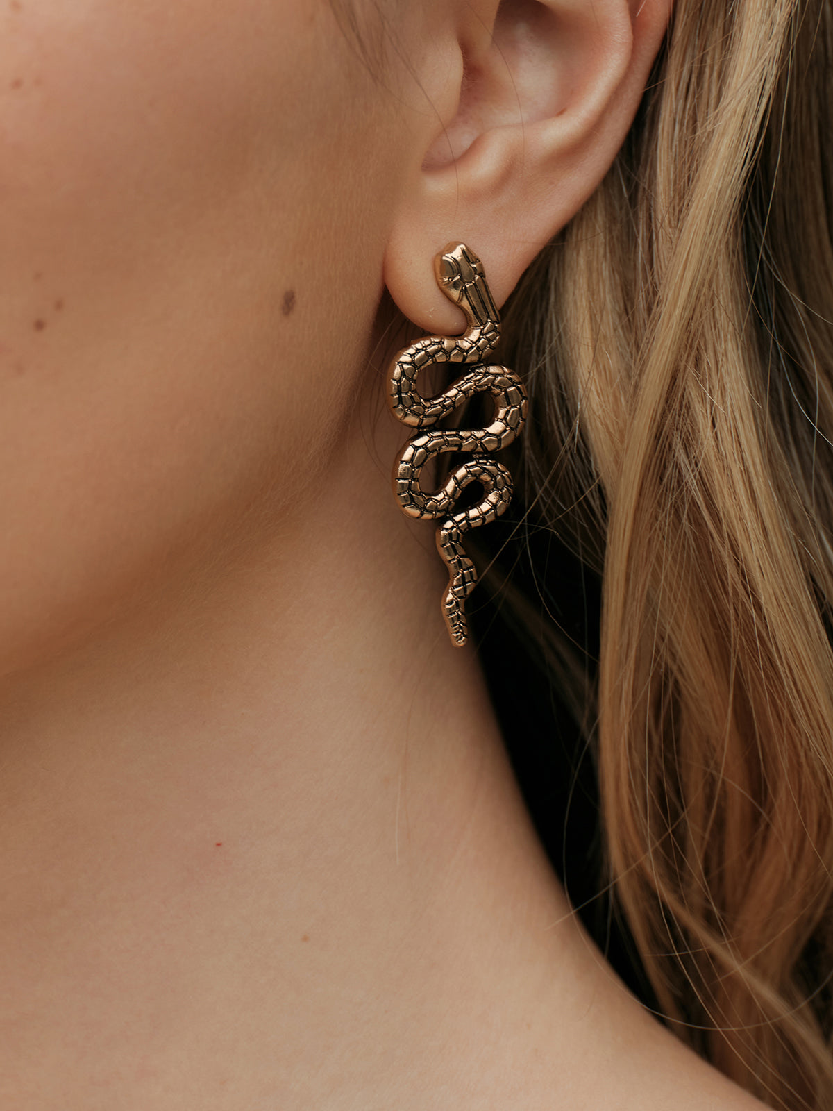 Boucles d'oreilles à clous en forme de serpent