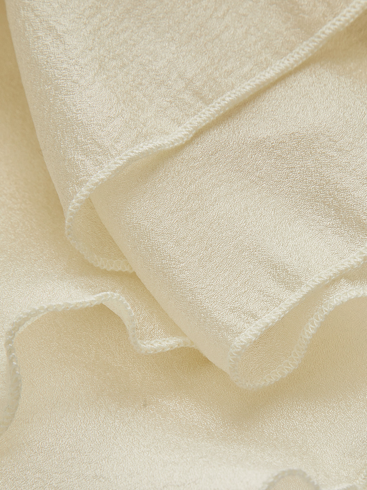 Robe en soie à volants sans ceinture