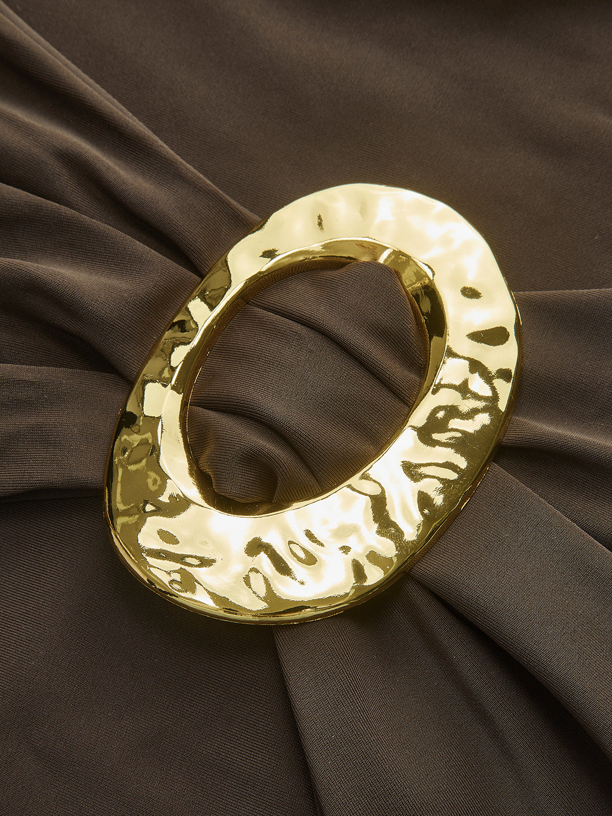 Bandeau-Bikini-Set mit ovalem Ringdetail und drapiertem Rock