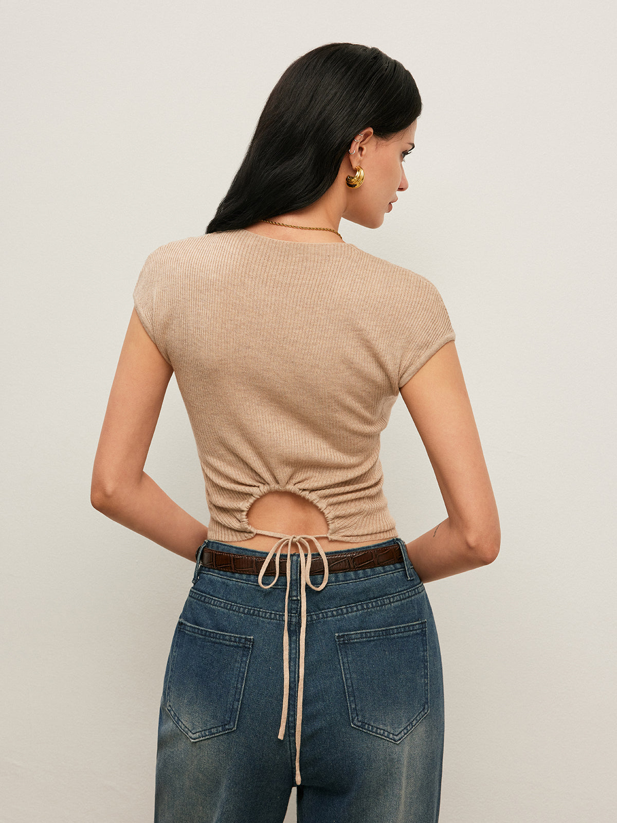 Geripptes T-Shirt mit Rückenschleifendetail