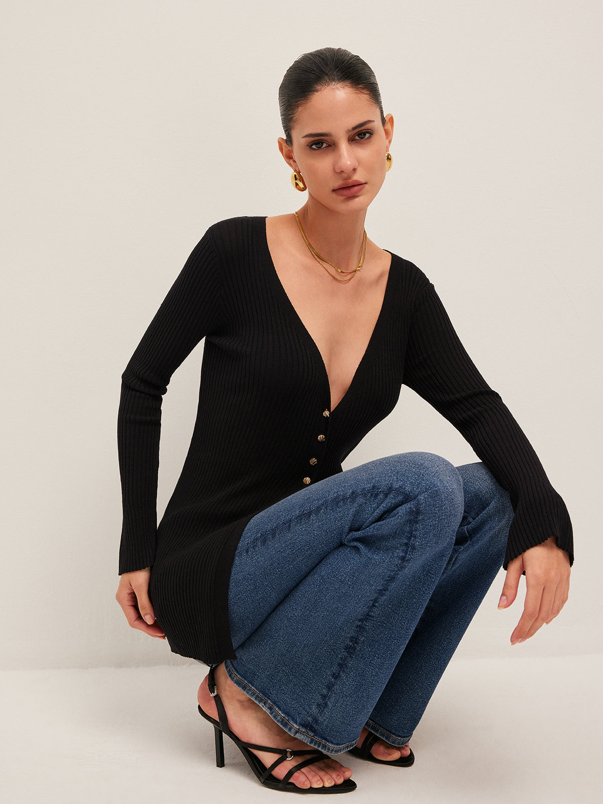 Gerippter Strickcardigan mit Knopfleiste und Schlitz