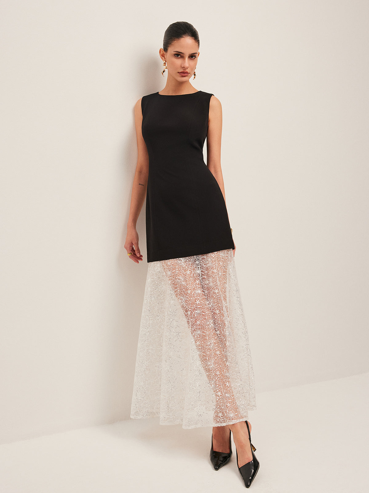 Robe sans manches à panneaux de dentelle transparente