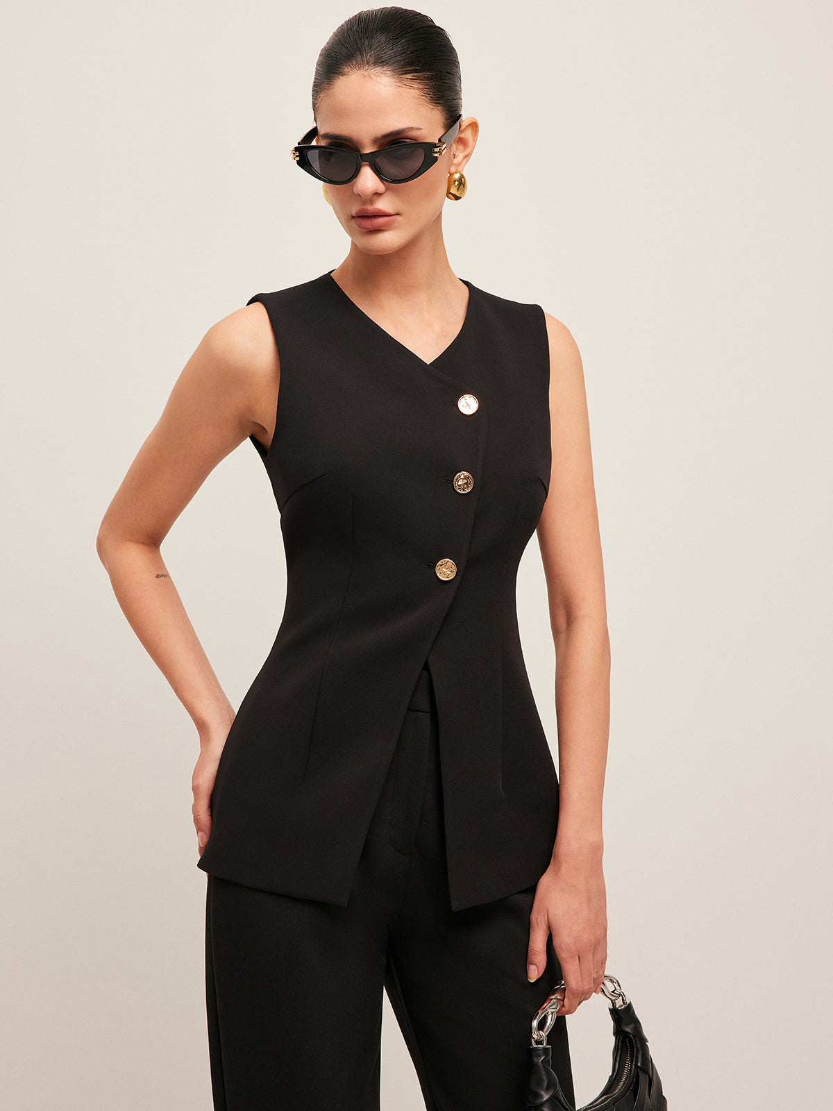 V-Ausschnitt Weste mit Knopfdetails