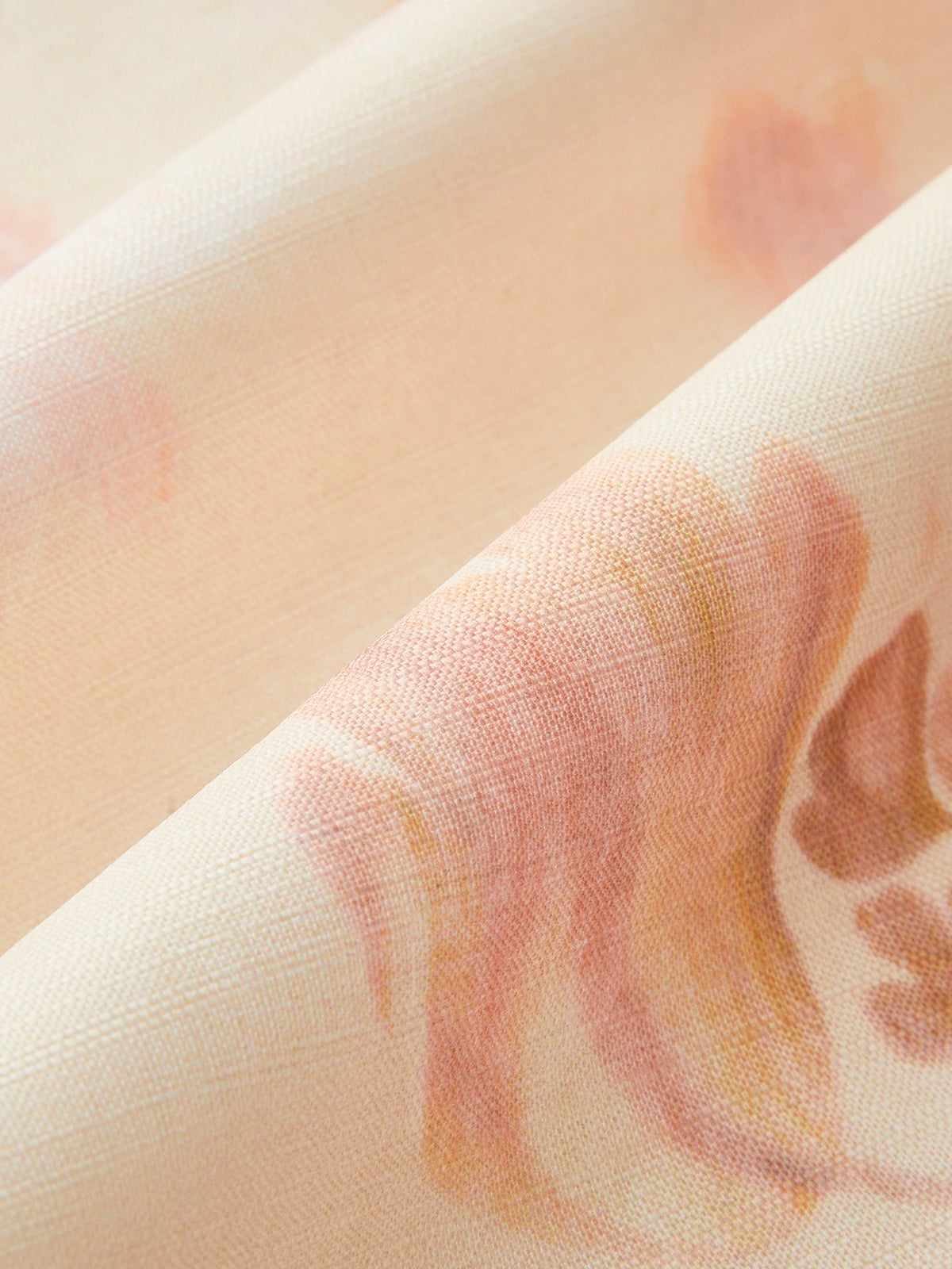 Robe fleurie à manches bouffantes et ceinture