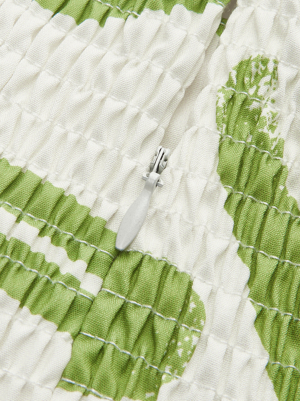 Robe plissée bustier sans bretelles à devant torsadé