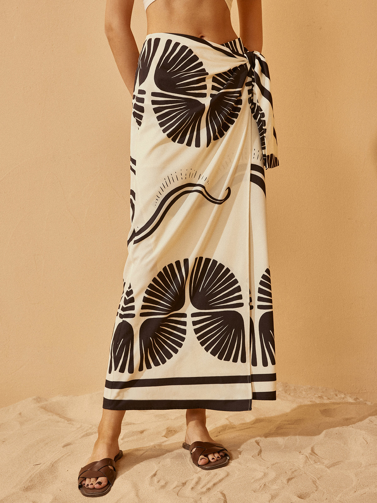 Geknoteter Wickelrock mit Blumenmuster