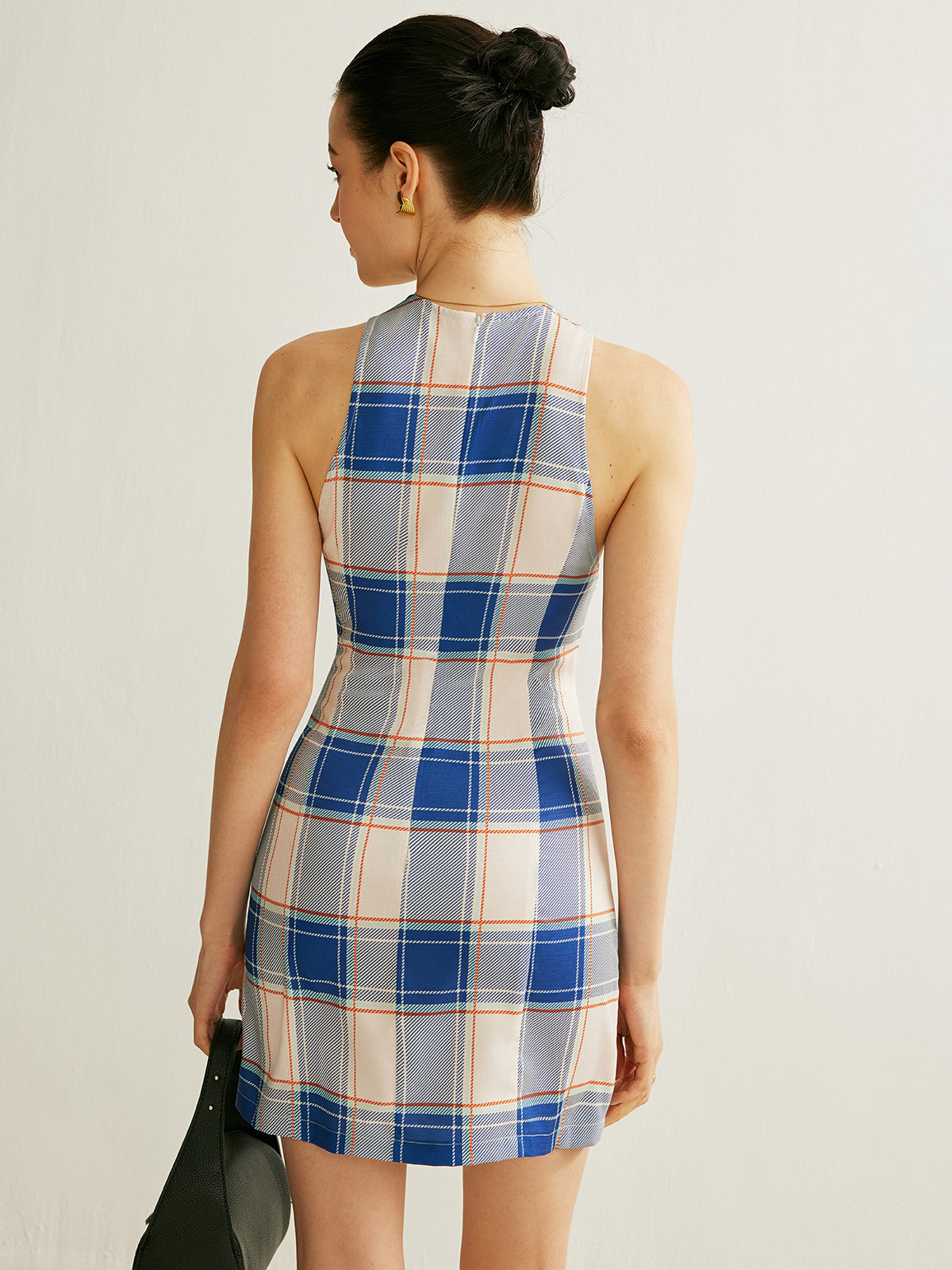 Kariertes Neckholder-Kleid mit Knopfleiste