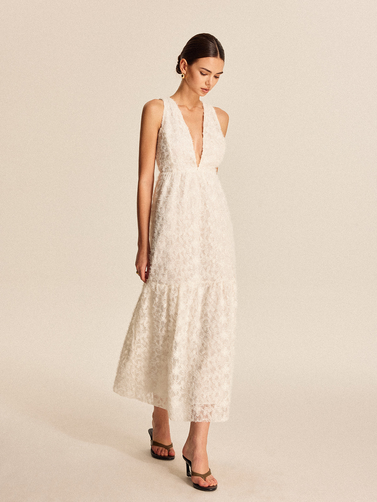 Robe bohème en dentelle à décolleté plongeant