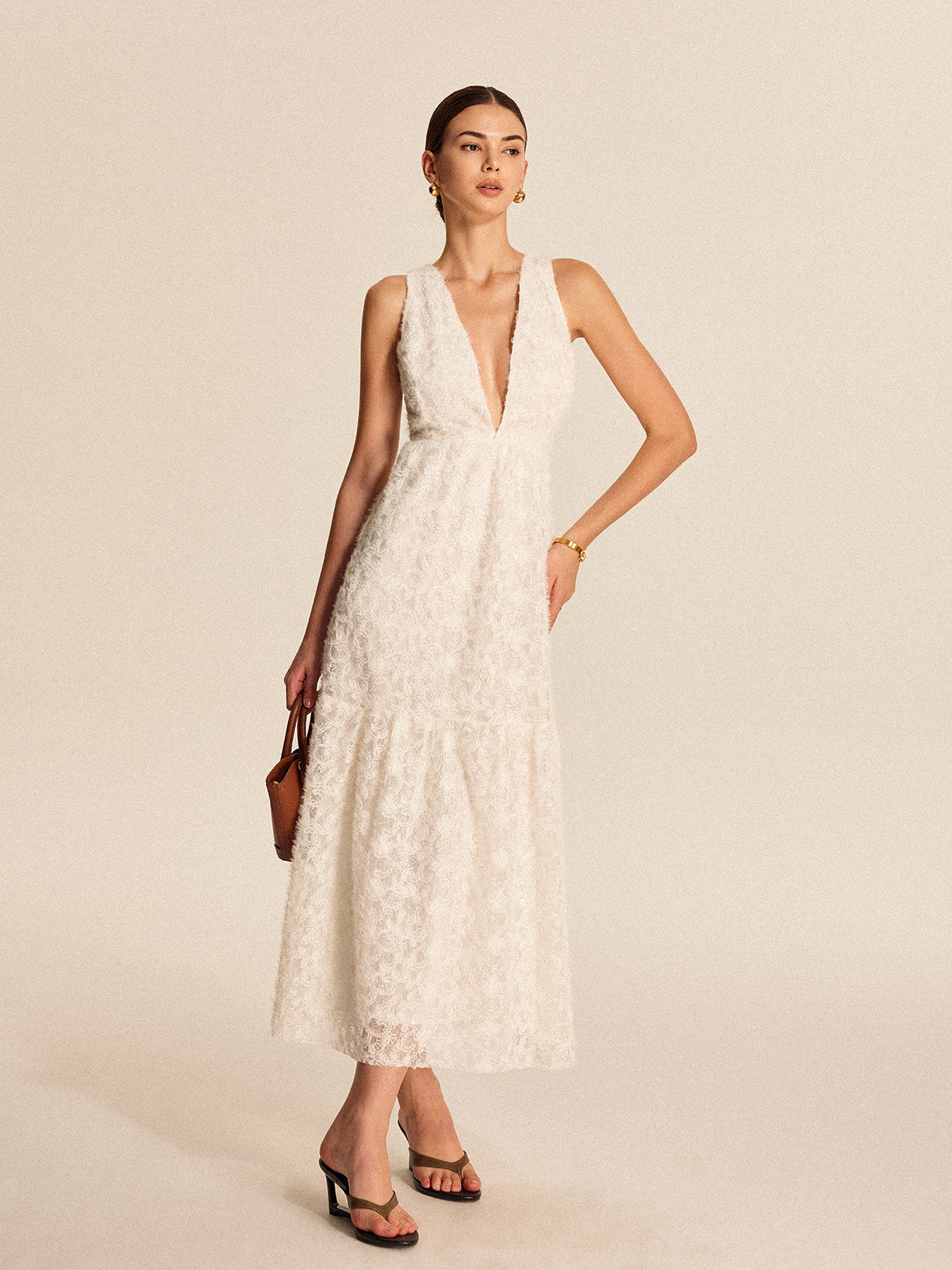 Robe bohème en dentelle à décolleté plongeant