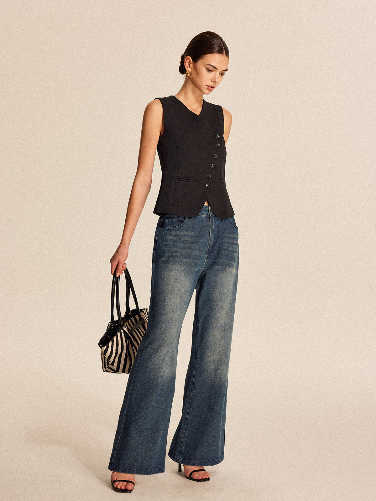 Geknöpfte Weste mit V-Ausschnitt