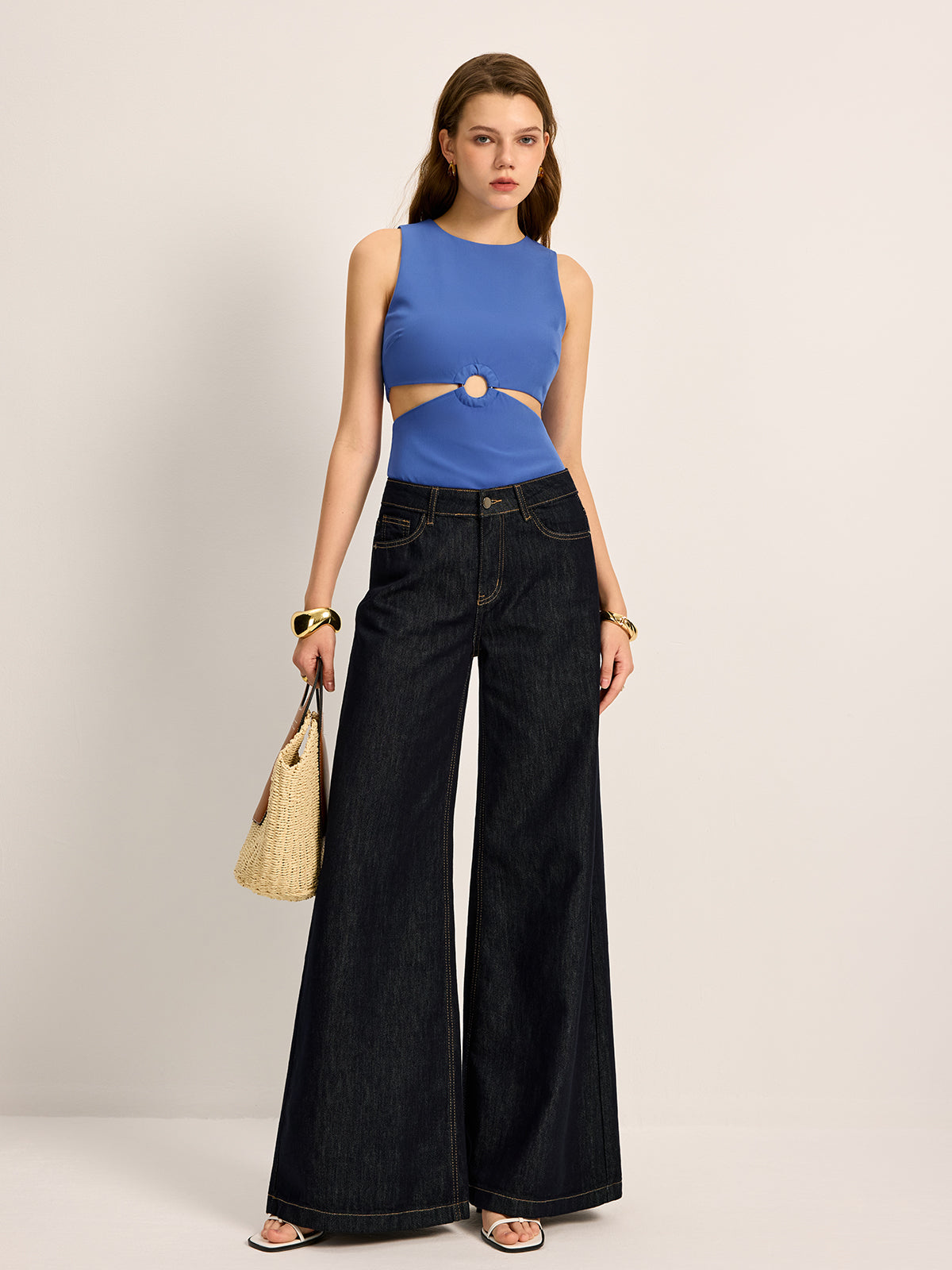 Top mit Rundhalsausschnitt und Cut-Out-Details