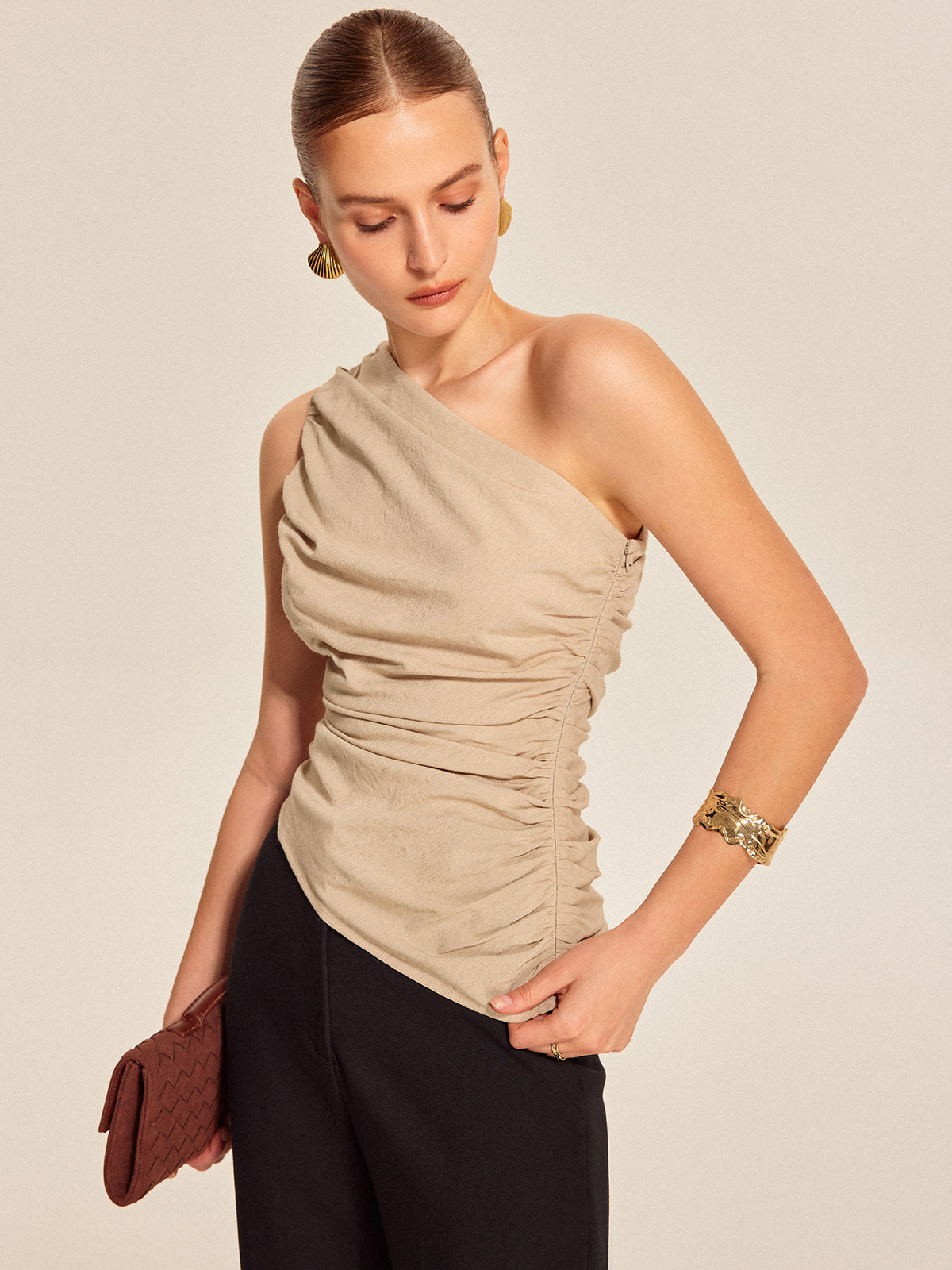 Gerüschtes One-Shoulder-Top mit seitlicher Raffung