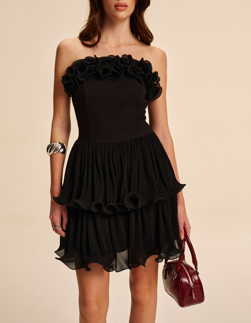 Gerüschtes trägerloses Blumenkleid