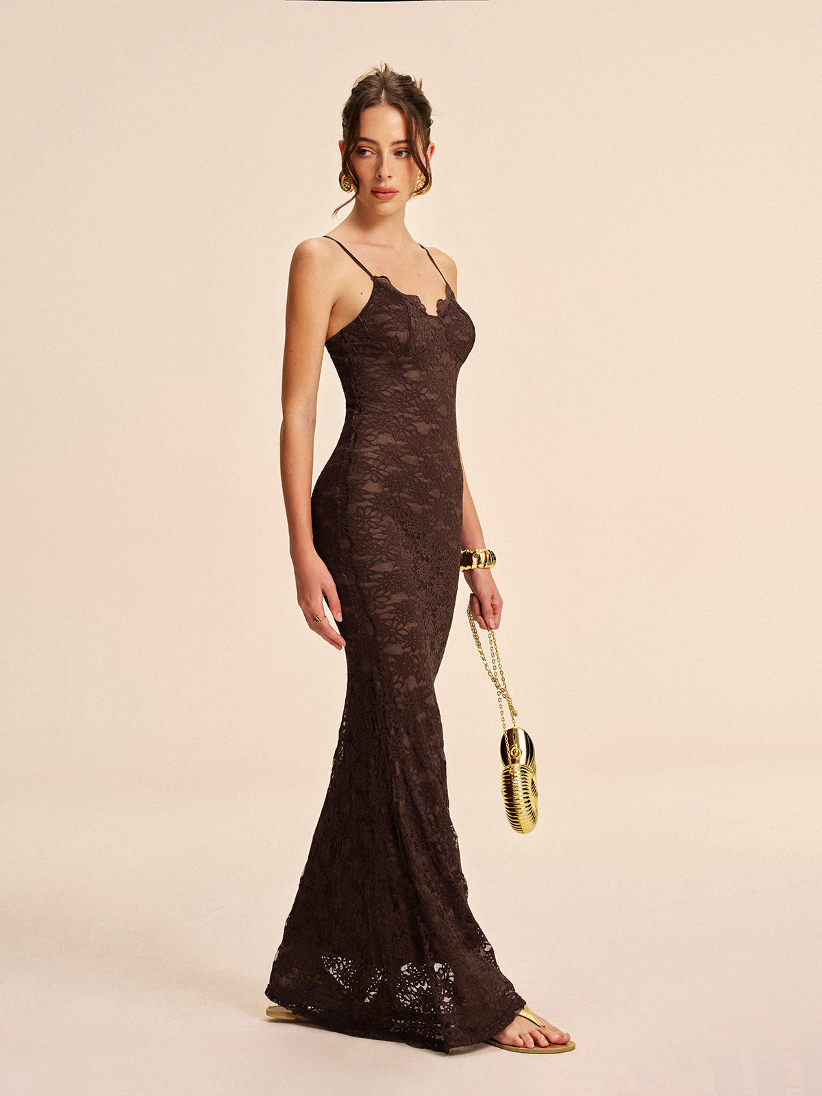 Elegantes Trägerkleid aus Spitze
