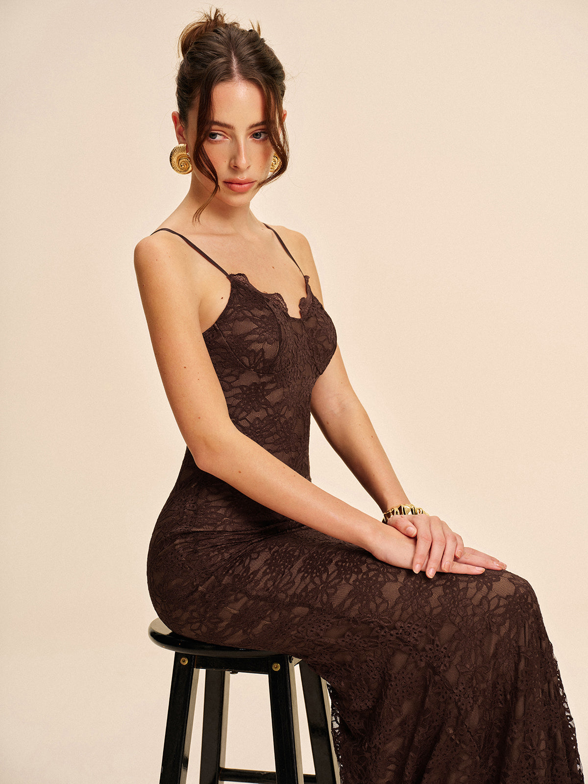 Elegantes Trägerkleid aus Spitze