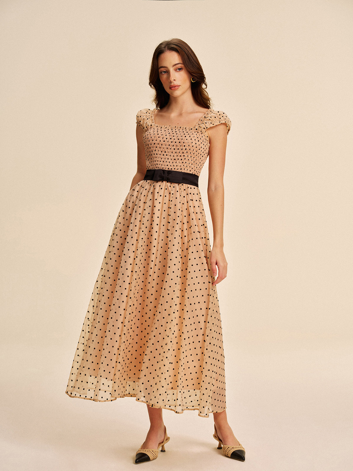 Gepunktetes Kleid mit abnehmbarem Gürtel
