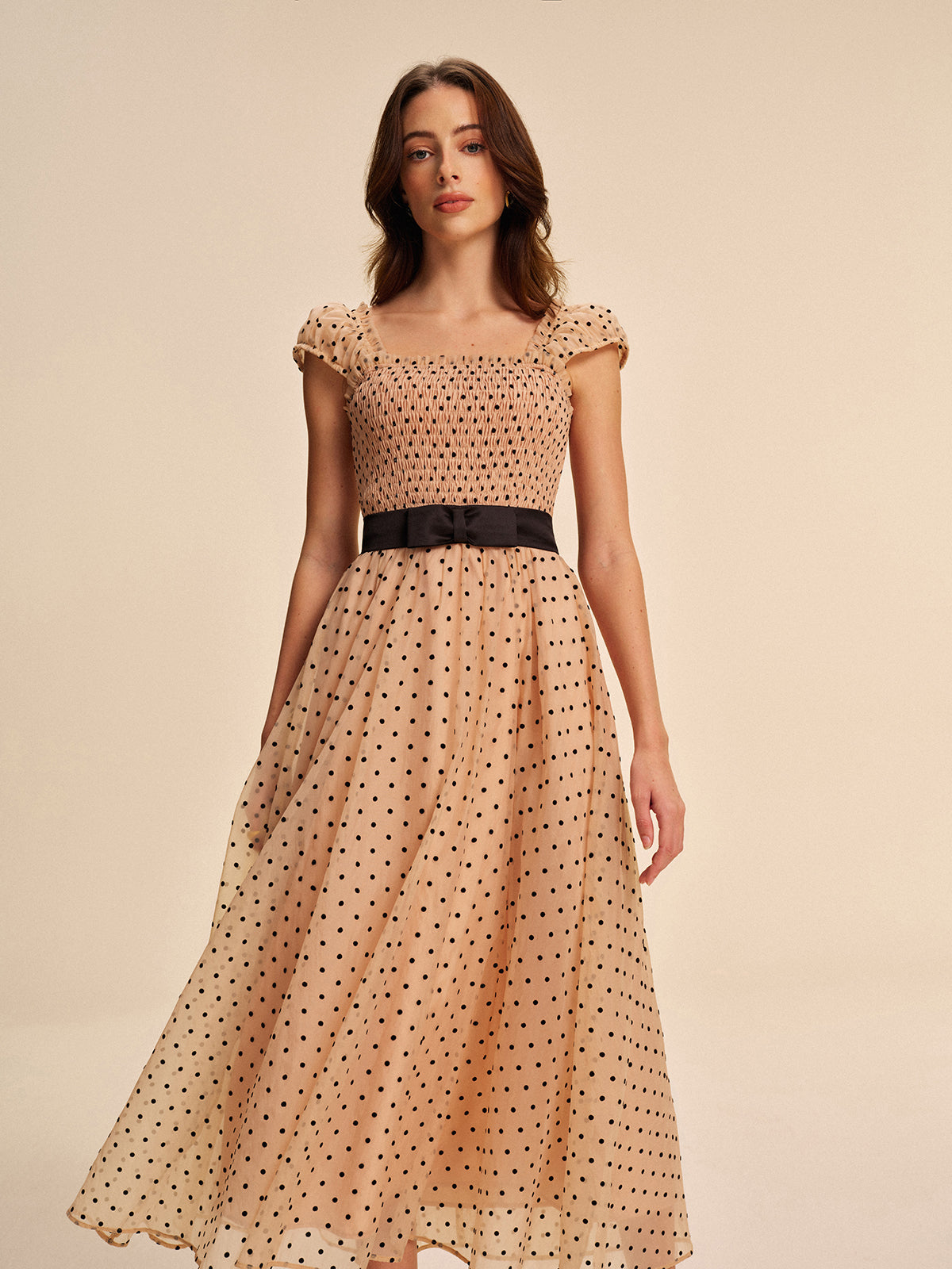 Gepunktetes Kleid mit abnehmbarem Gürtel