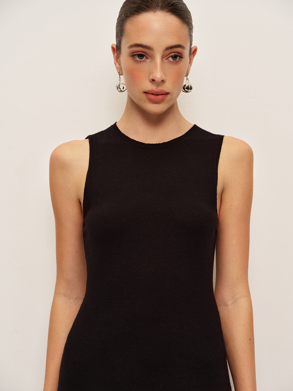 Ärmelloses Kleid mit Rüschen