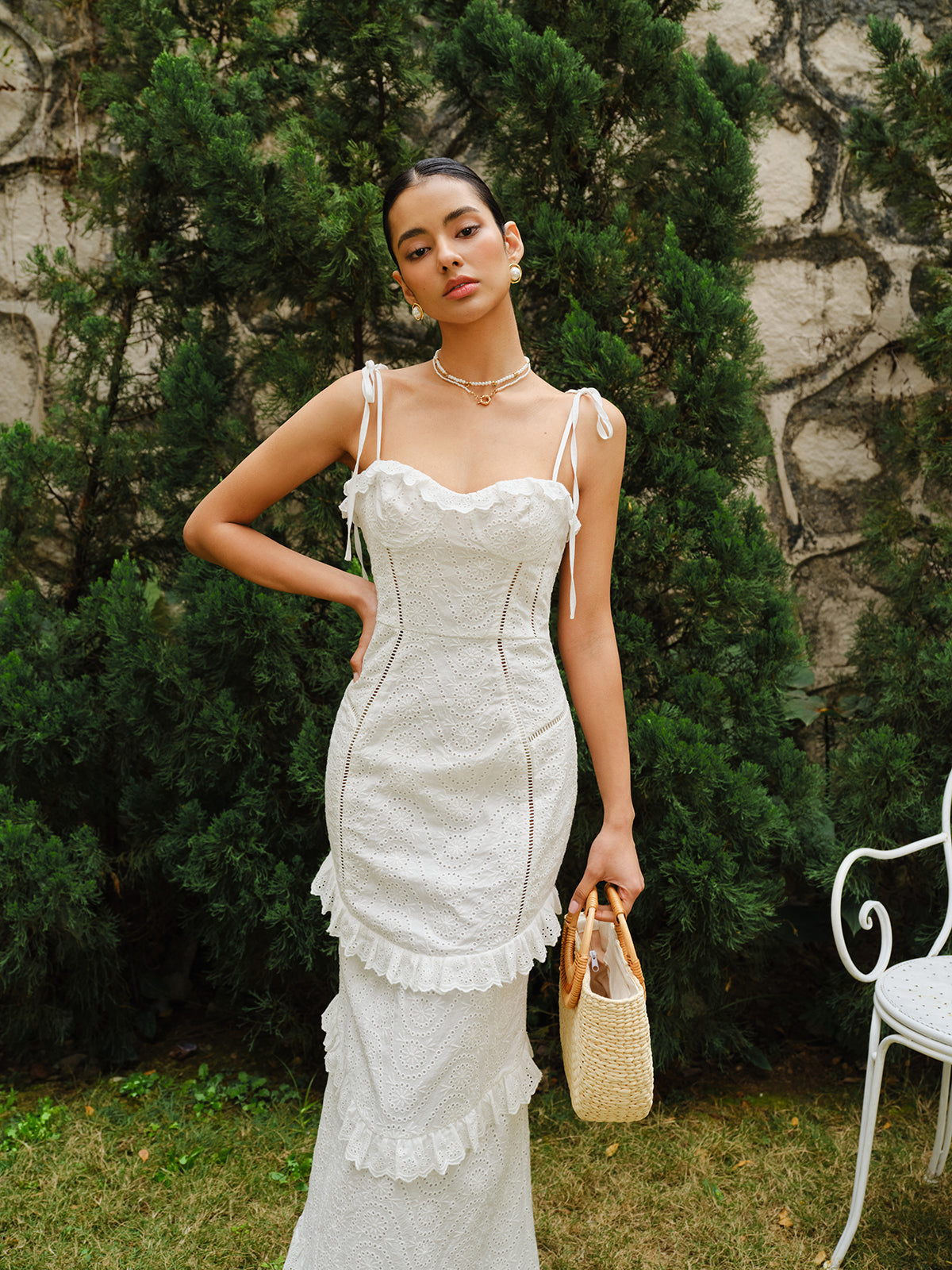 Robe fendue à volants avec bretelles à nouer